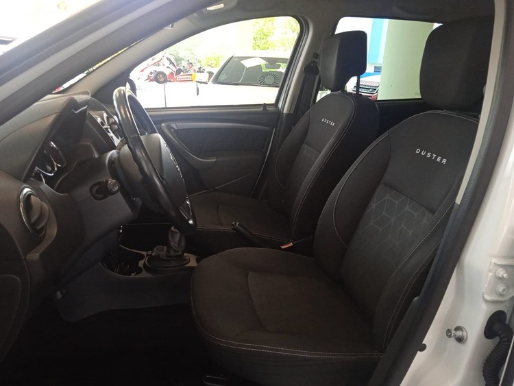Dacia Duster Laureate 4x2 foto 17