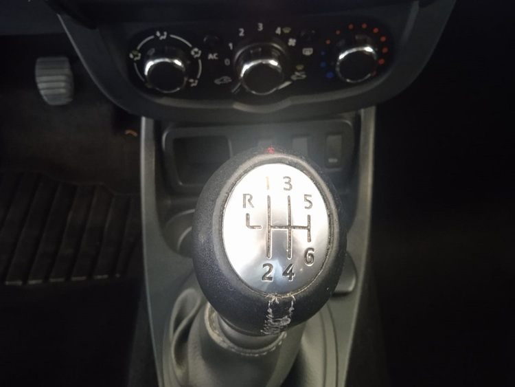 Dacia Duster Laureate 4x2 foto 18