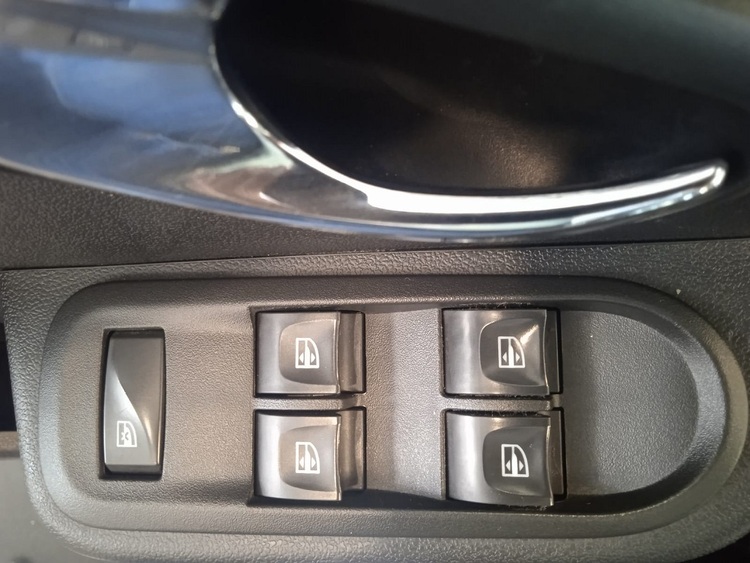 Dacia Duster Laureate 4x2 foto 20