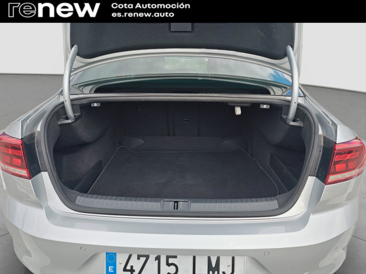 VOLKSWAGEN PASSAT 2.0TDI EVO Executive DSG7 110kW foto 20