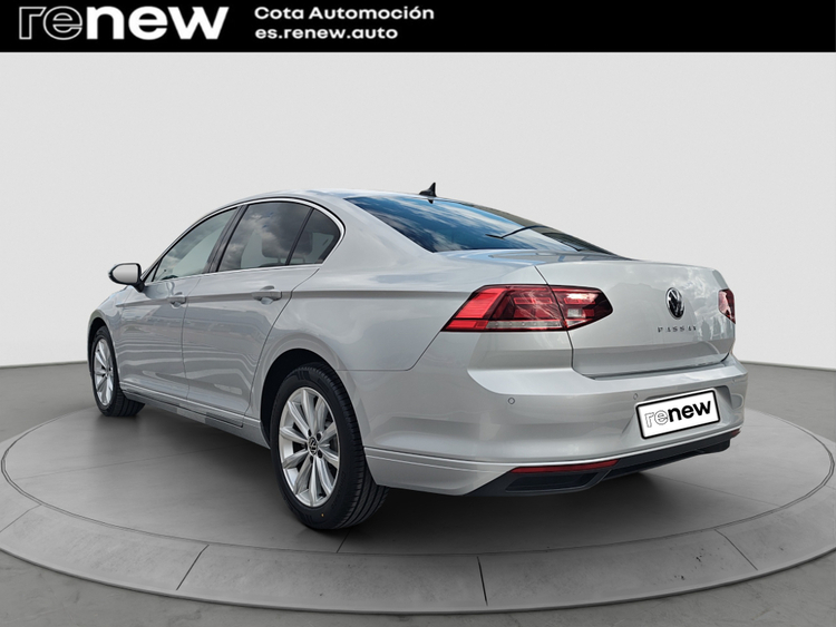 VOLKSWAGEN PASSAT 2.0TDI EVO Executive DSG7 110kW foto 5