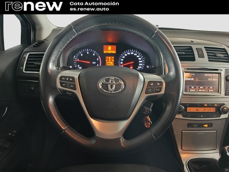 Toyota Avensis Advance foto 14
