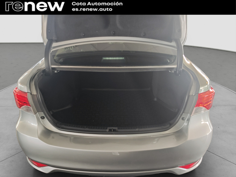 Toyota Avensis Advance foto 18