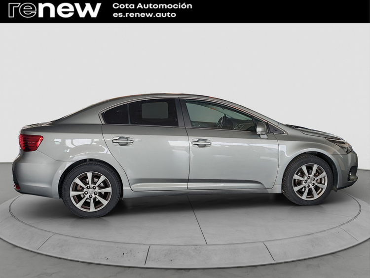 Toyota Avensis Advance foto 11