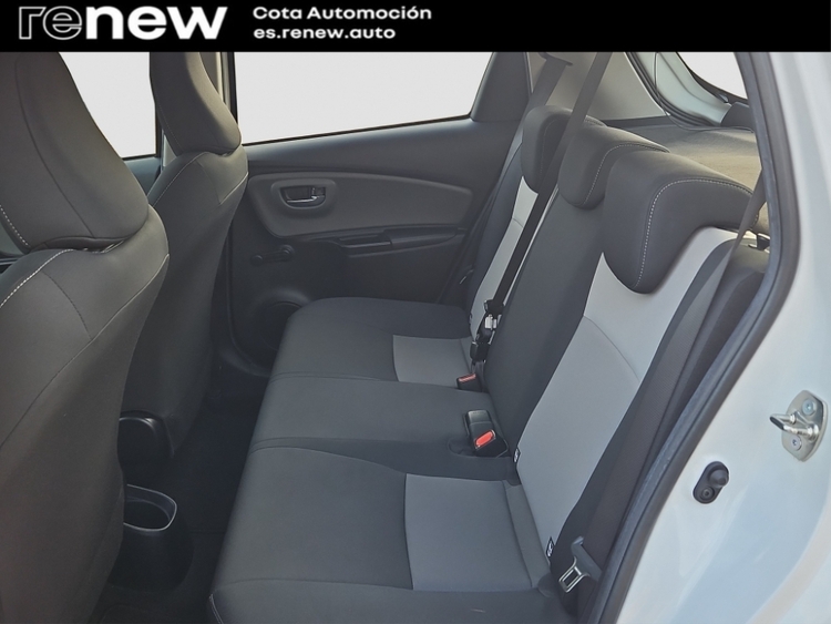 Toyota Yaris Active foto 8