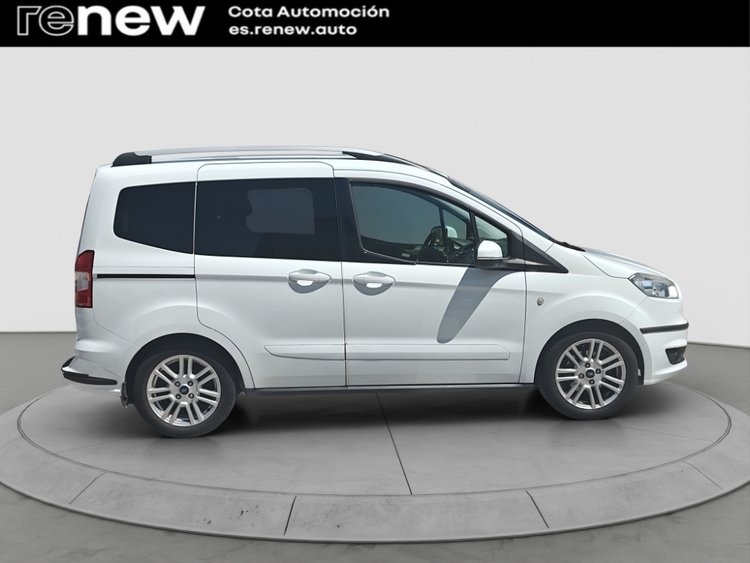 Ford Tourneo Courier Titanium foto 10
